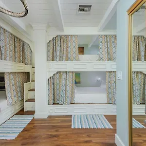  Hostel Smart Solution - Individual Private Bed-pods In Gorgeous Shared Space - Women Only Dorm In 5 - Coed House - Full-sized Mattresses In Individual Pods - With Built-in Private Storage - Gorgeous Shared - Affordable Luxury - Sparrow House