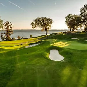 https://kingsmill-resort.williamsburghotelsusa.com
